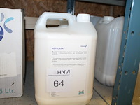 Twee jerrycans a 5l beschermlaag voor vloeren mepol axm. - afbeelding 1 van  3