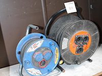 Twee kabelhaspels. - afbeelding 2 van  2