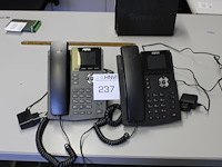 Twee kantoortelefoons fanvil model x3sp.