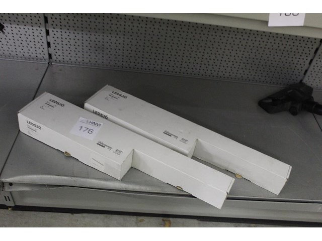 Twee kapstokjes ikea ledsjo breedte 60 cm - afbeelding 1 van  2