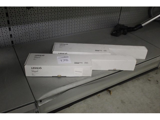 Twee kapstokjes ikea ledsjo breedte 60 cm - afbeelding 2 van  2