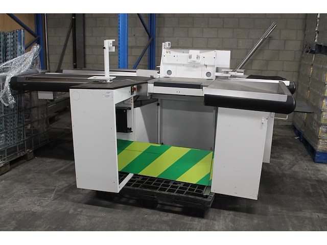 Twee kassameubels pan oston met aanvoerbanden. totale lengte ca. 3 meter. - afbeelding 1 van  5