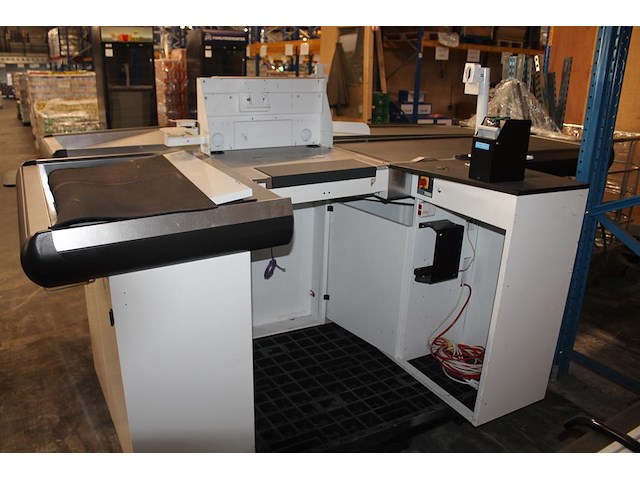 Twee kassameubels pan oston met aanvoerbanden. totale lengte ca. 3 meter. - afbeelding 3 van  5