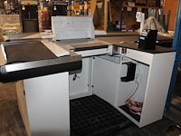 Twee kassameubels pan oston met aanvoerbanden. totale lengte ca. 3 meter. - afbeelding 3 van  5