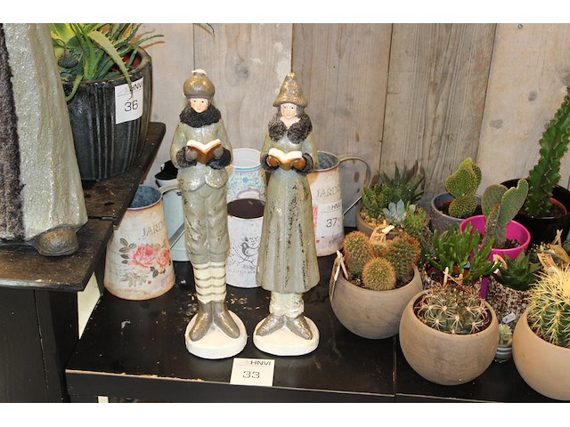 Twee kerst zangers hoogte ca. 50 cm. - afbeelding 1 van  2