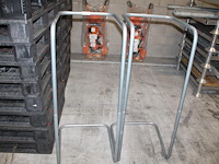 Twee knapzakhouders. - afbeelding 1 van  3