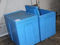 Twee koelboxen met afmeting 60 x 40 x 54 cm en deksel. - afbeelding 2 van  2