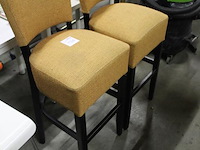 Twee krukken geel gestoffeerd - afbeelding 2 van  2