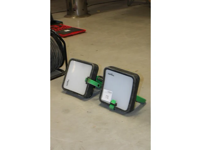 Twee led bouwlampen schneider electric - afbeelding 2 van  2