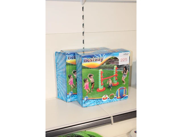 Twee limbosproeiers bestway, afm. 175 x 71 x 150 cm. - afbeelding 2 van  2