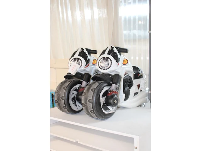 Twee loopmotoren gebruikt - afbeelding 2 van  2