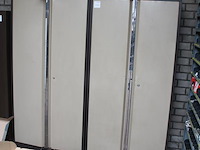Twee magazijnkasten met 2 deuren en afmeting 100 x 45 x 200 cm. let op : exclusief inhoud en afhalen na 13.... - afbeelding 2 van  3