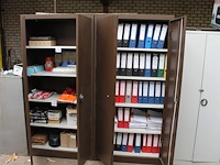 Twee magazijnkasten met 2 deuren en afmeting 95 x 41 x 197 cm. let op : exclusief inhoud en afhalen na 13.0... - afbeelding 3 van  3