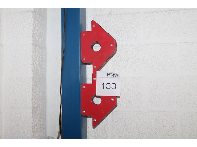 Twee magnetische lashoeken. - afbeelding 1 van  2