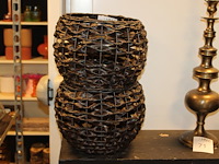 Twee manden met doorsnede 33 cm. - afbeelding 1 van  2