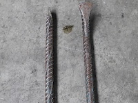 Twee metalen hulpstukken. - afbeelding 3 van  3