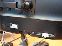 Twee monitoren 24 inch acer, speakers en toetsenbord met muis. - afbeelding 3 van  3