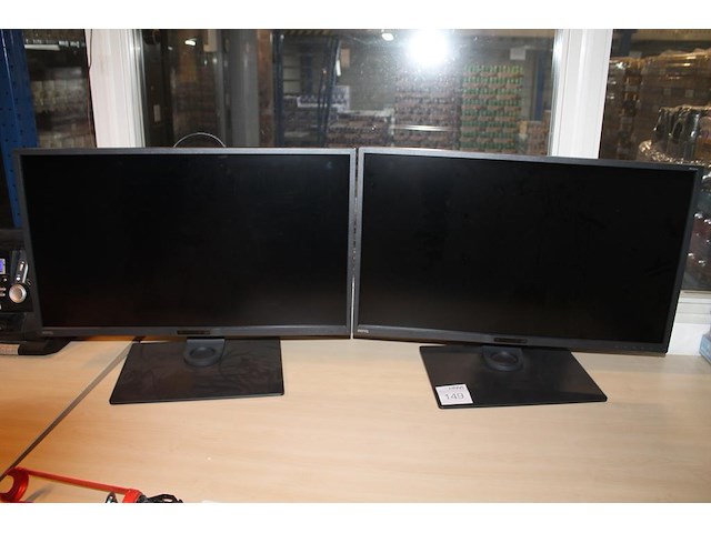 Twee monitoren benq ultra hd 32 inch. - afbeelding 1 van  3