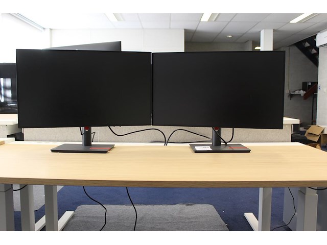 Twee monitoren lenovo thinkvision 27 inch. - afbeelding 2 van  3
