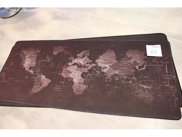 Twee muismatten xl. afmeting 90 x 40 cm. - afbeelding 2 van  2