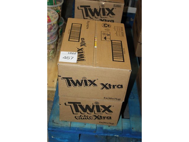 Twee omdozen twix xtra / white xtra. 240 stuks. tht 9/10-25. - afbeelding 3 van  3