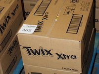 Twee omdozen twix xtra / white xtra. 240 stuks. tht 9/10-25. - afbeelding 2 van  2