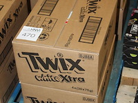 Twee omdozen twix xtra / white xtra. 240 stuks. tht 9/10-25. - afbeelding 2 van  2