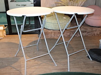 Twee opklapbare statafels. afmeting 80 x 110 cm. - afbeelding 1 van  2