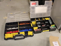 Twee organisers stanley met bevestigingsmaterialen en plaatjes - afbeelding 1 van  4