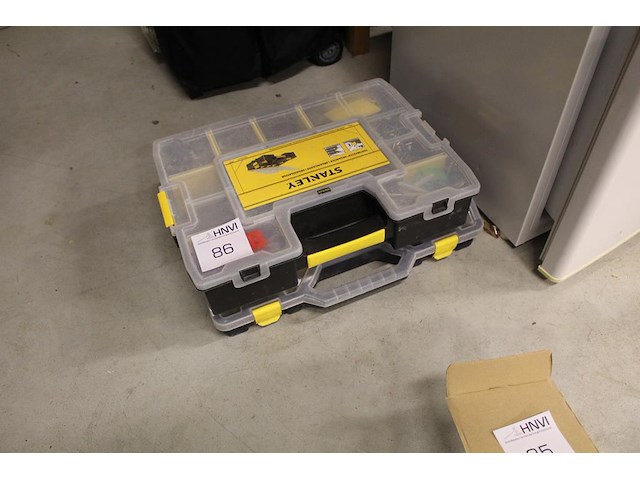 Twee organisers stanley met bevestigingsmaterialen en plaatjes - afbeelding 4 van  4