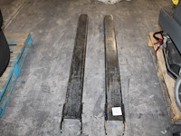 Twee overzetlepels cam met lengte 180 cm. breedte 125 mm. hoogte 45 mm. - afbeelding 1 van  1