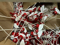 Twee pallets met canyon trigger spuiten en flessen - afbeelding 3 van  6