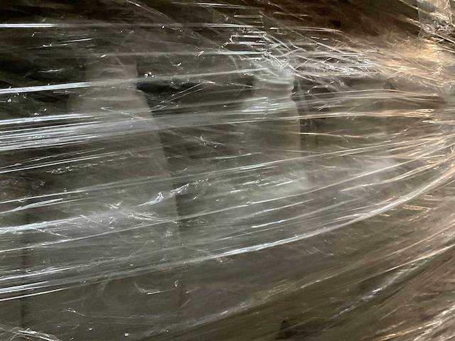 Twee pallets met canyon trigger spuiten en flessen - afbeelding 4 van  6