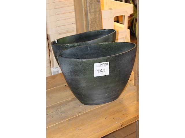 Twee plantenpotten breedte 39 cm. - afbeelding 2 van  2