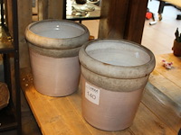 Twee plantenpotten doorsnede 30 cm. - afbeelding 2 van  2