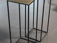 Twee plantentafeltjes. afmeting 30 x30 x79 cm. - afbeelding 2 van  2