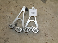 Twee platendragers/klemmen. - afbeelding 1 van  2