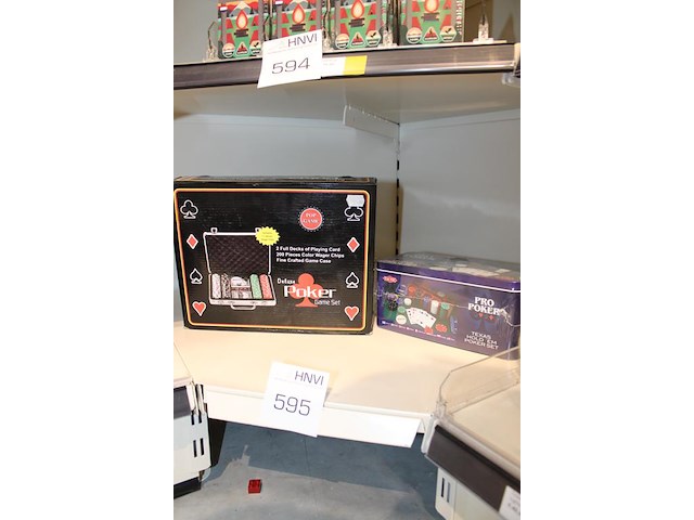 Twee pokersets. - afbeelding 2 van  2