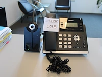 Twee receptietelefoons yealink.
