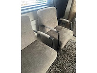 Twee relaxfauteuls in taupekleurige stof, metalen frame (2x) - afbeelding 1 van  4