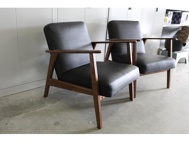 Twee retrolook fauteuils ikea ekenaset met kunstlederen bekleding - afbeelding 1 van  4