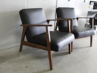 Twee retrolook fauteuils ikea ekenaset met kunstlederen bekleding