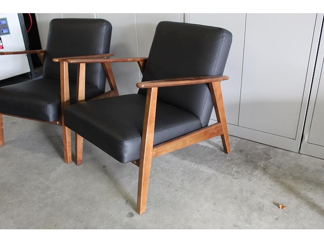 Twee retrolook fauteuils ikea ekenaset met kunstlederen bekleding - afbeelding 3 van  4