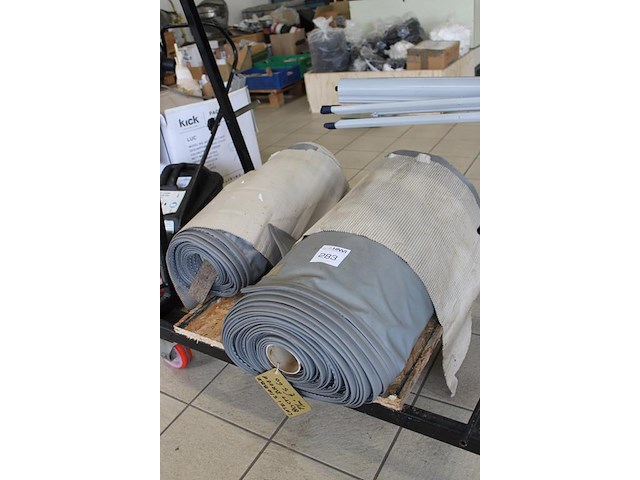 Twee rollen lateislabbe w.o. 80 cm breed. - afbeelding 2 van  4