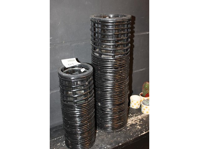 Twee rotan windlichten hoogte 40 en 60 cm. - afbeelding 2 van  2