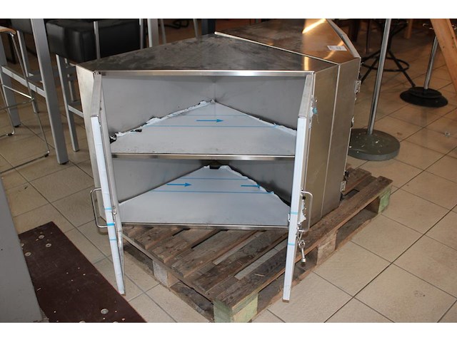 Twee rvs hoekkastjes. afmeting 70 x 70 x 70 cm. - afbeelding 3 van  3