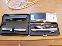 Twee schuler dental s-u-crown-butlers. - afbeelding 1 van  3