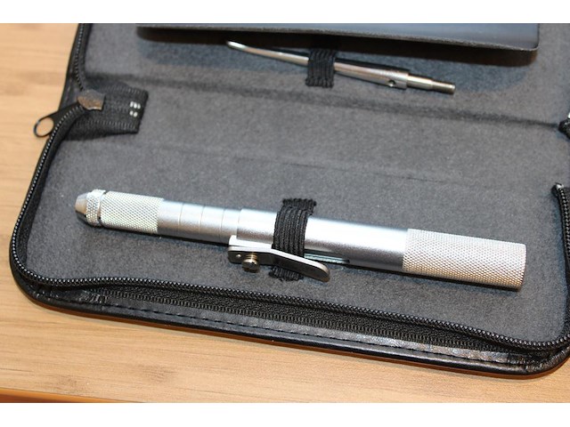 Twee schuler dental s-u-crown-butlers. - afbeelding 3 van  3