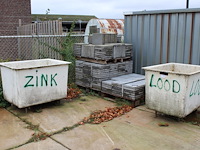 Twee semi-verrijdbare transportbakken. afmeting 122 x 89 x 92 cm. - afbeelding 1 van  6