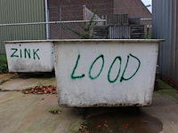 Twee semi-verrijdbare transportbakken. afmeting 122 x 89 x 92 cm. - afbeelding 3 van  6